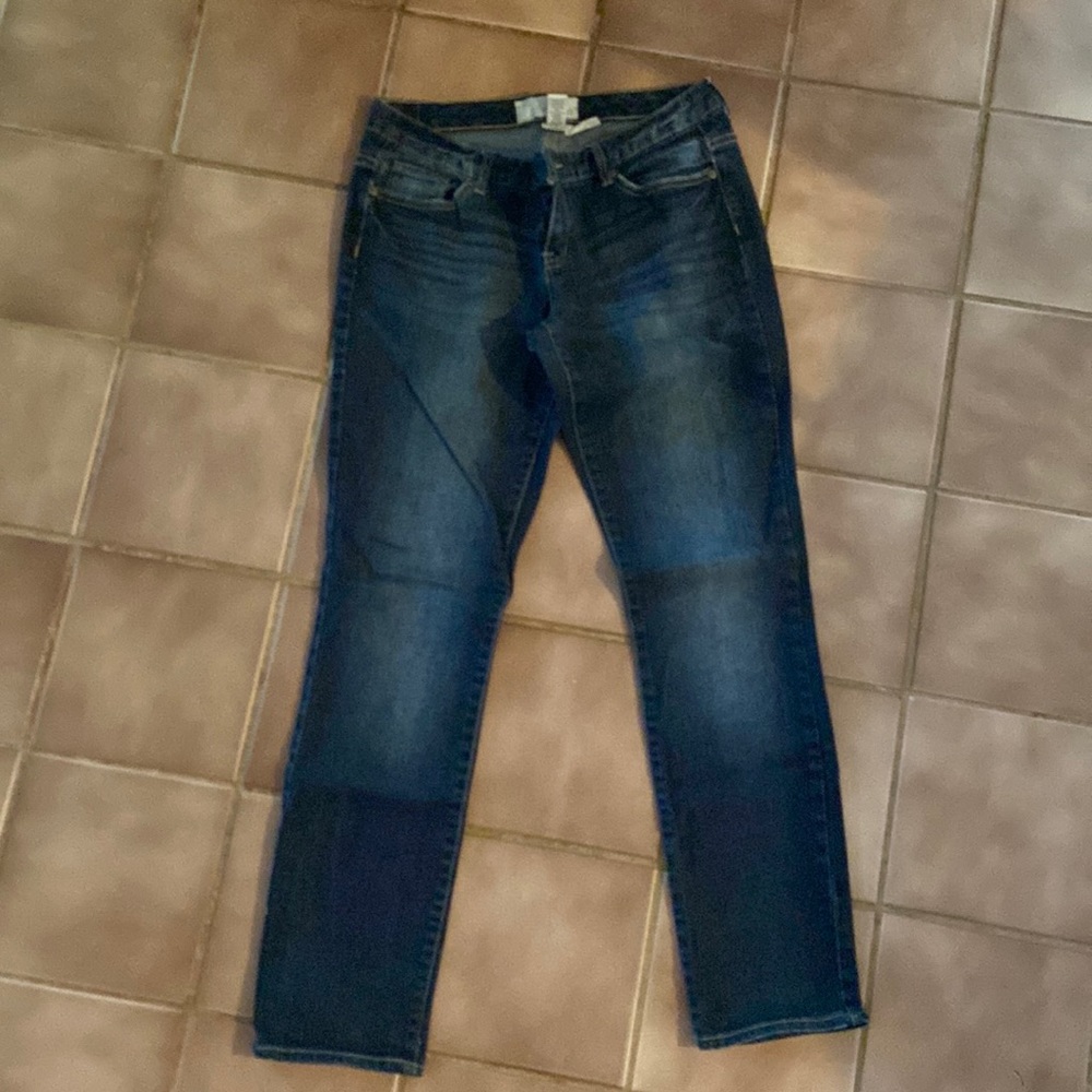 Maurice’s dark rinse jeans. Alayna Skinny. No distressing in these jeans.
